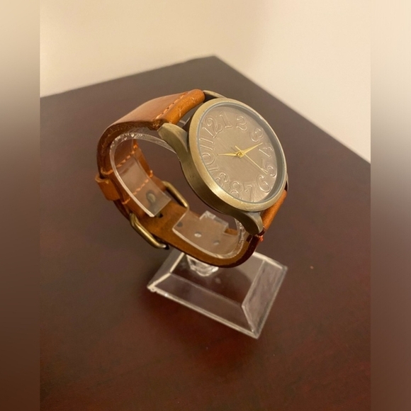 Brand new Brown Ladies fashion watch - Picture 3 of 3